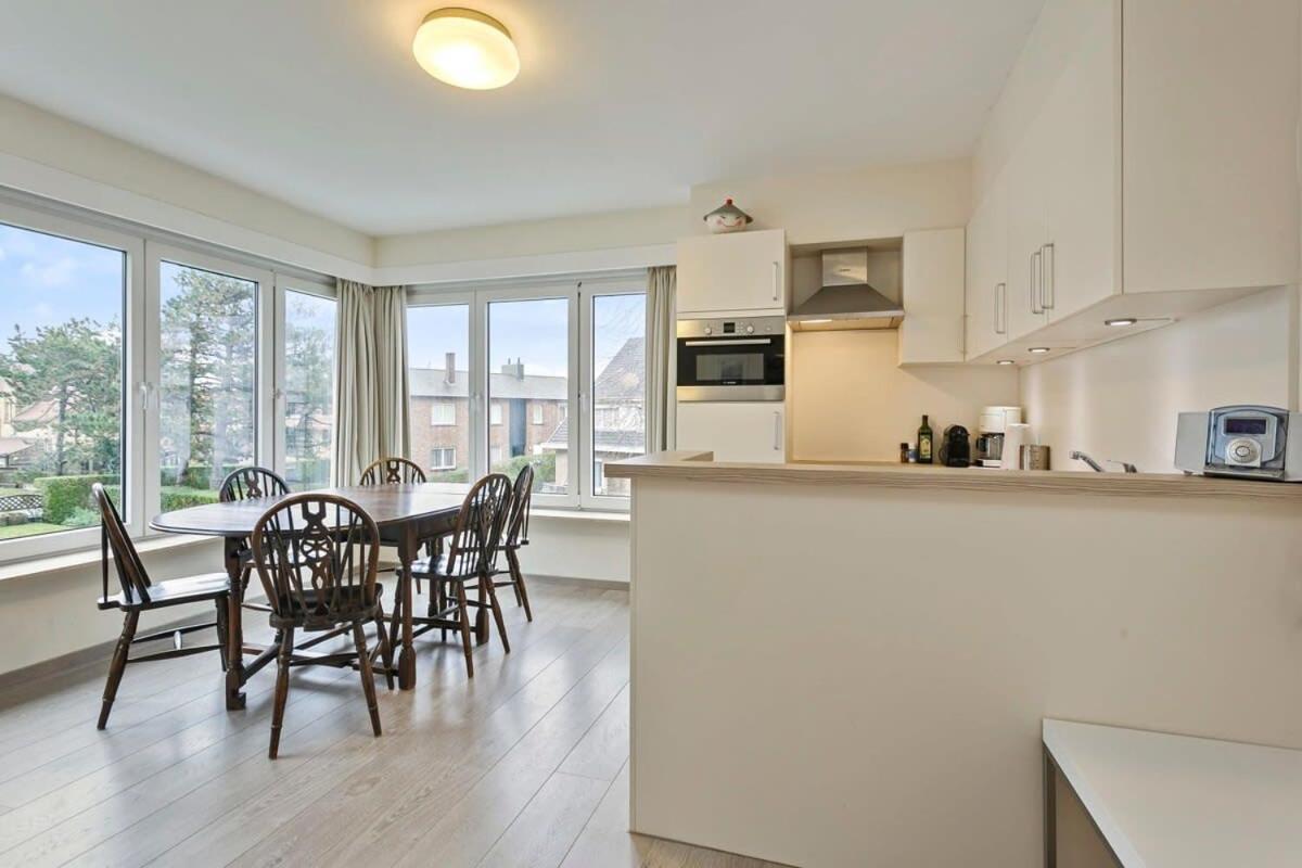 Huswell - Lovely Family Apartment 50 Meters From The Sea De Haan Esterno foto