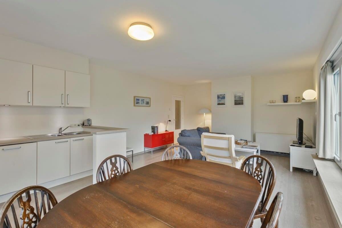 Huswell - Lovely Family Apartment 50 Meters From The Sea De Haan Esterno foto